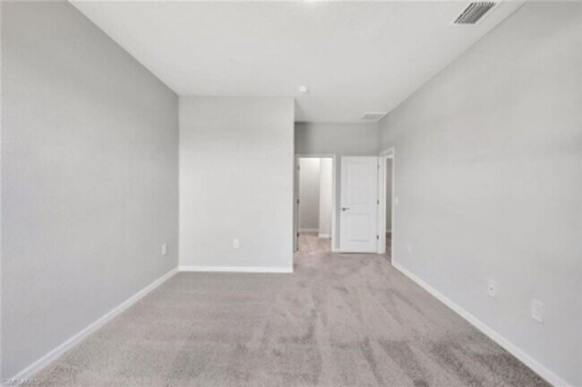 Building Photo - 1310 NW Juanita Pl