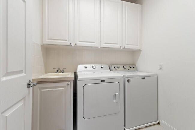 Building Photo - 4526 Illicium Dr