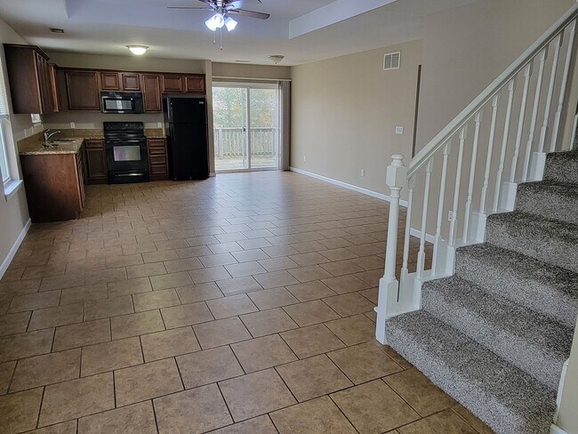 Building Photo - emi1043