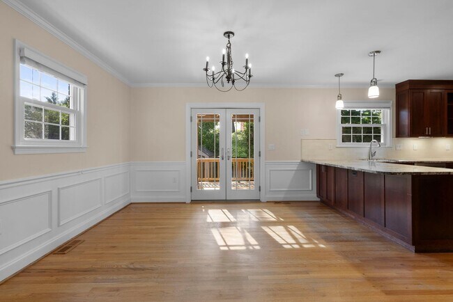 Building Photo - 3 Bed 2.5 Bath - Bethesda Split Level Single Family - Move In Ready