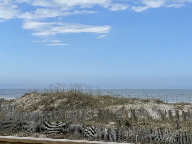 Building Photo - 57144 Lighthouse Rd