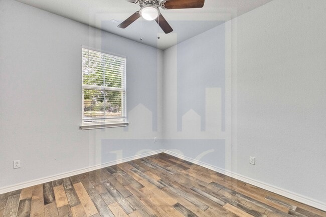 Building Photo - 1837 Artesian Spgs Xing
