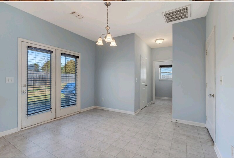 Building Photo - 6009 Ten Bears Way