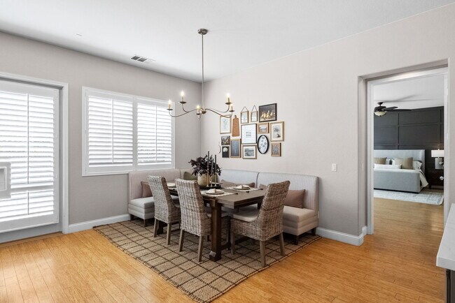 Building Photo - 27067 Sunningdale Way