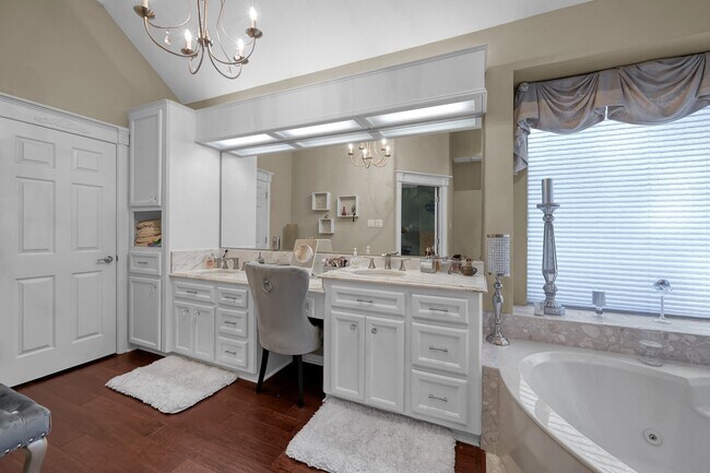 Building Photo - 192 Monterrey Rd W