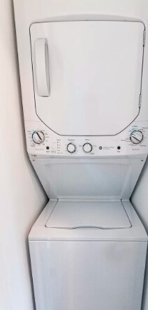 In house washer dryer - 5256 Meridian St
