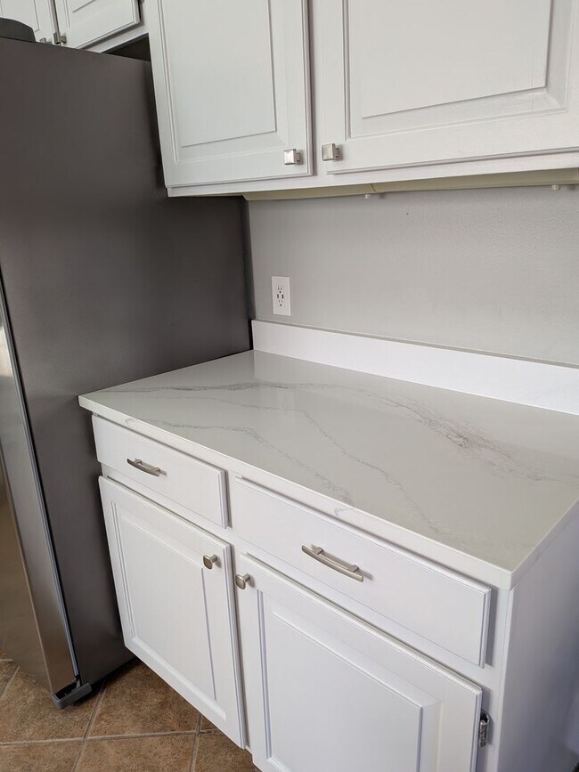 Building Photo - Low-Maintenance Living in the Heart of St. George