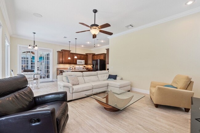 Building Photo - Beautiful 3/3 Pool Home in Gated Community W/ Lake Access