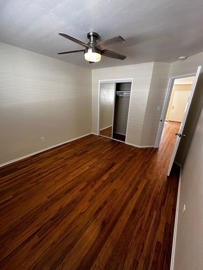 Building Photo - SILVER STRAND BLVD DUPLEX