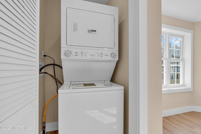 Building Photo - 39 Sea Drift Ave