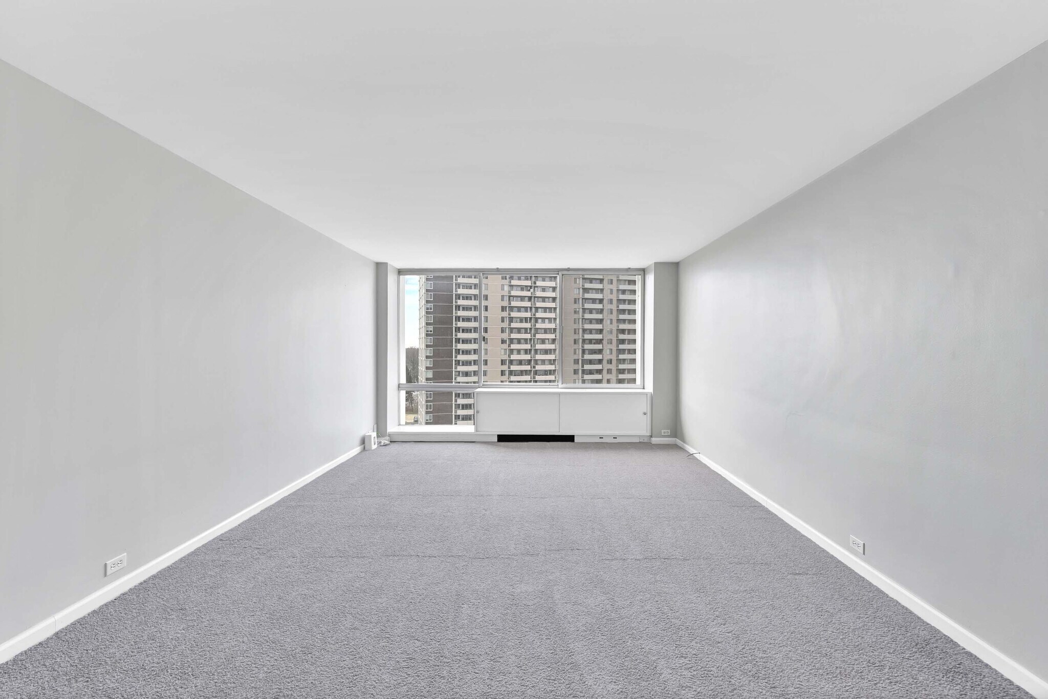 Building Photo - 12700 Lake Ave