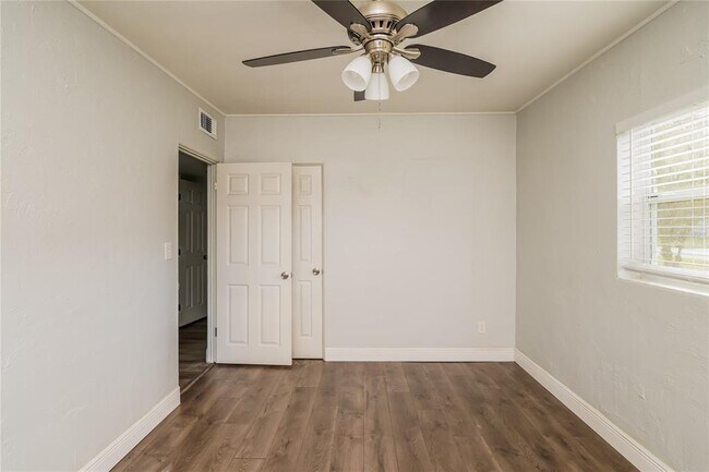 Building Photo - 107 Quintard Ave