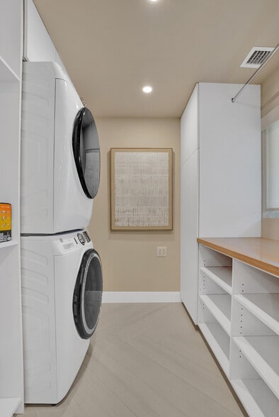 Building Photo - 1673 Bel Air Ave