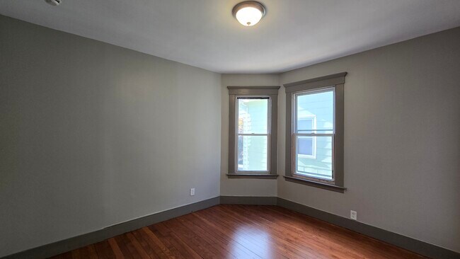 Building Photo - 47 Dickerman St