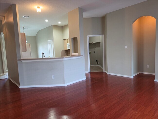 Building Photo - 7002 Plaza Del Sol Dr