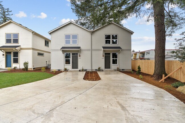 Building Photo - New Build 3 Bed, 1.5 Bath Rental Home in Centennial neighborhood!