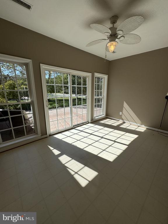Building Photo - 7482 Jeffreys Way