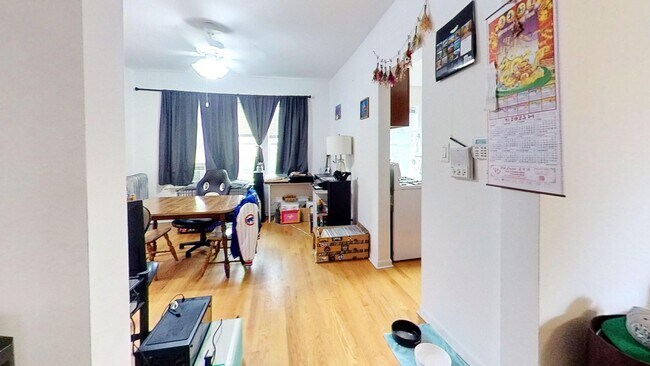 Building Photo - Rehabbed Portage Park One Bedroom