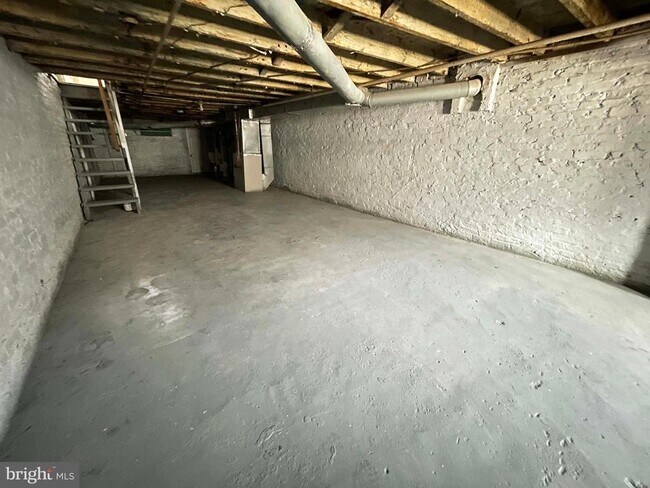 Building Photo - 1736 Darley Ave