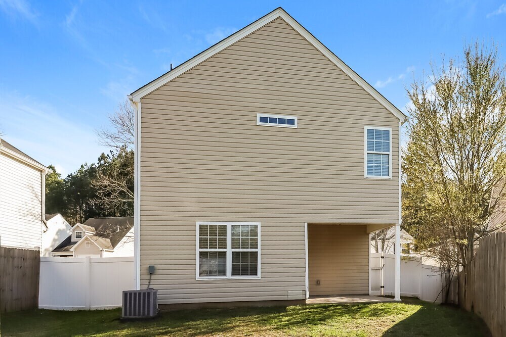 Building Photo - 248 Silver Ridge Dr