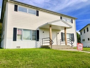 Building Photo - 1324 3rd St NE