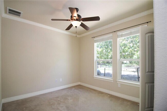 Building Photo - 4225 Threadgill St