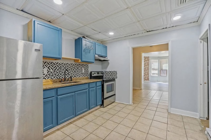 Building Photo - 179 Elk St