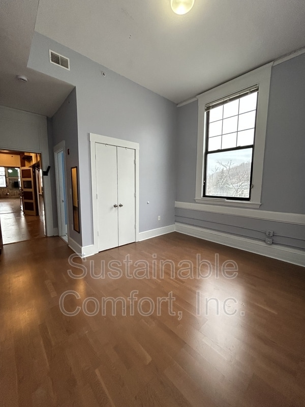 Building Photo - 28 Adams St