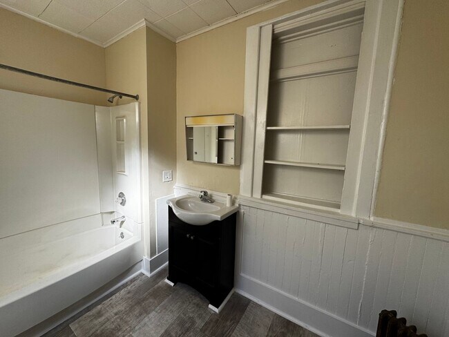 Building Photo - 41 N 10th St