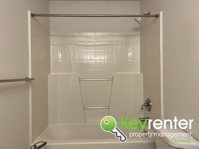 Building Photo - Fern Hill Family Home: Jack & Jill Bath, F...