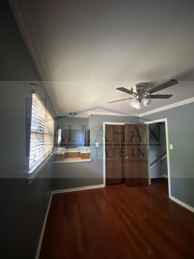 Building Photo - Jacksonville Foxwood Home