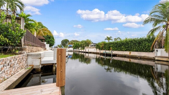 Building Photo - 2413 Gulfstream Ln