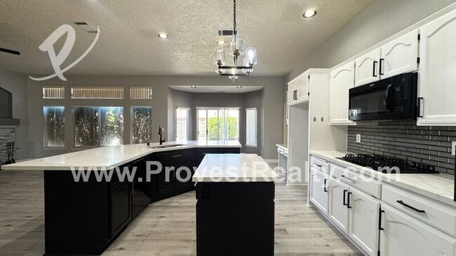 Building Photo - 13858 Rincon Rd