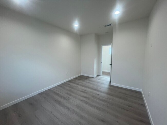 Building Photo - 7317-7321 Garden Grove Avenue