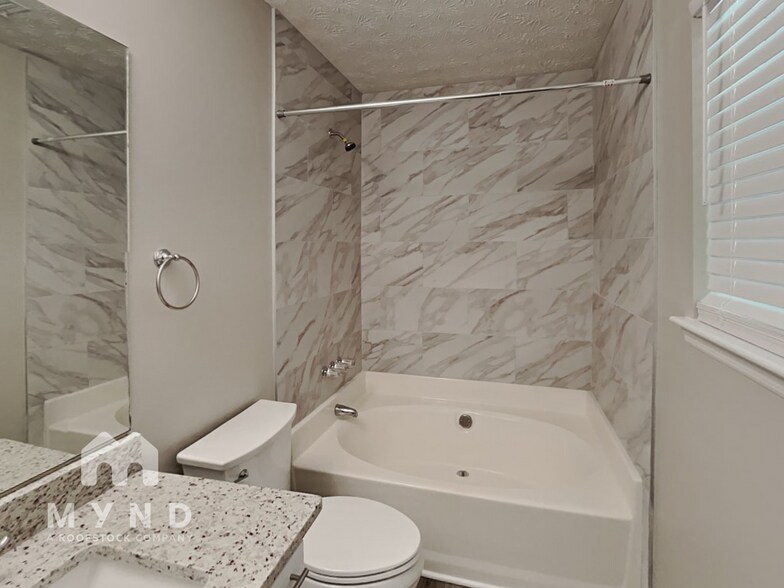 Building Photo - 264 Fennel Wy SW
