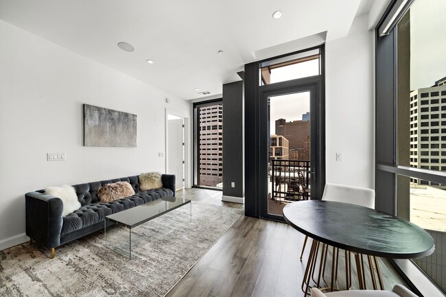 Building Photo - 1211 Caroline St