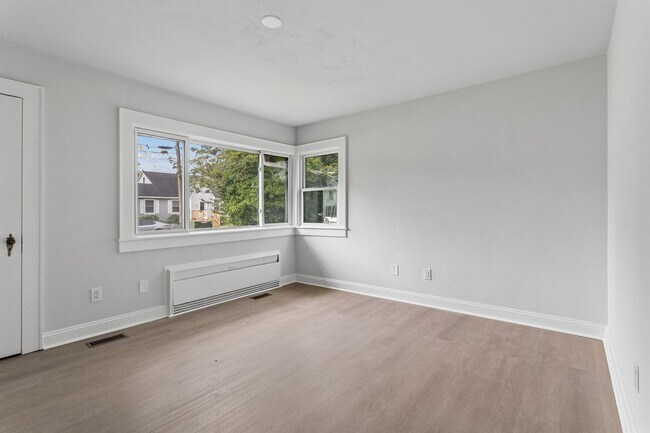 Building Photo - Single-Level 3 Bedroom Rental Near Downtown Hampton