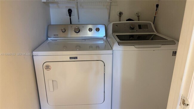 Building Photo - 13553 SW 124th Avenue Rd