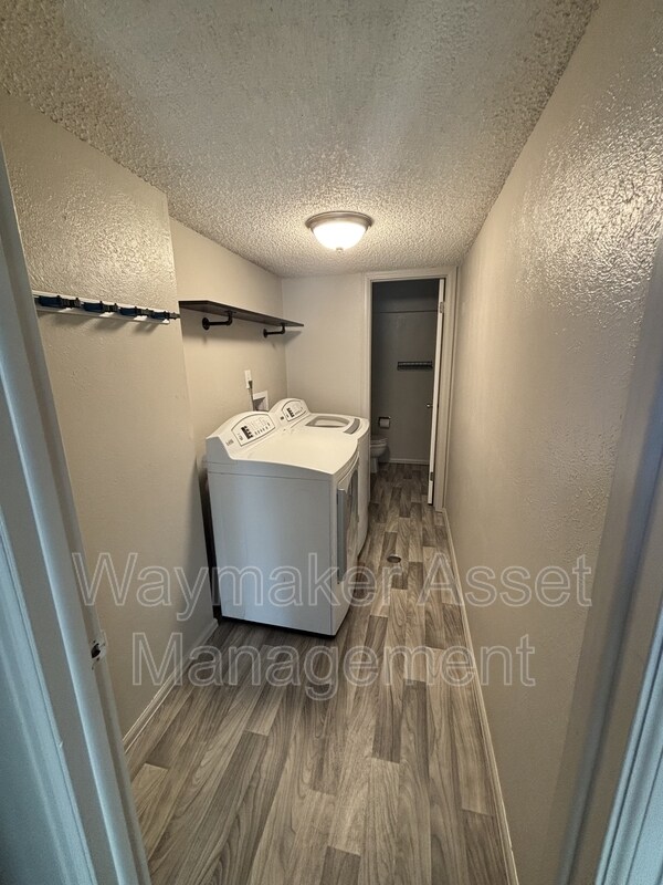 Building Photo - 6625 Snowbird Dr