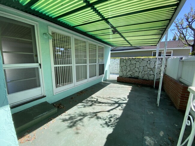 Building Photo - 0166 - MERRY LN