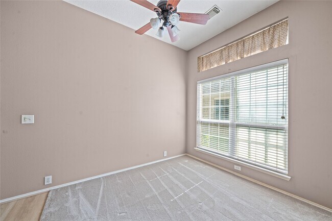 Building Photo - 11843 Leaf Oak Dr
