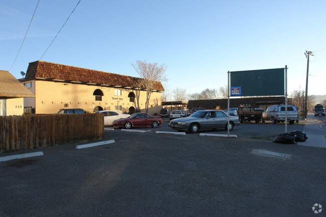 Building Photo - CHURCHILL VILLAGE