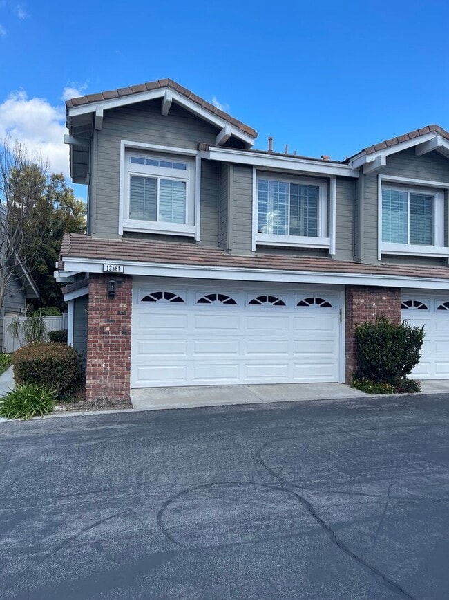 Primary Photo - Updated 3BD/2.5BA 2-Story Townhouse in Pri...