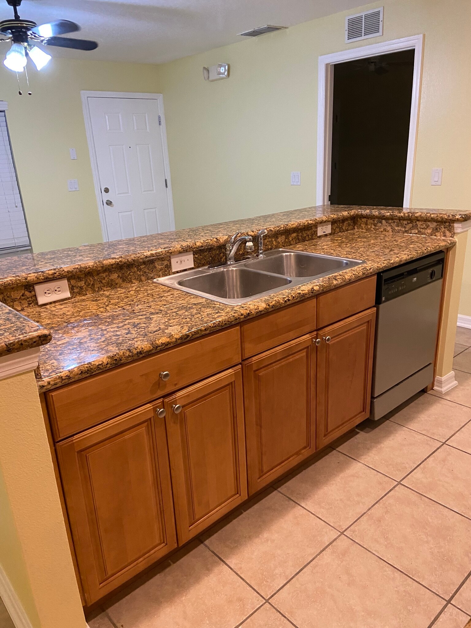 Building Photo - 121 Melissa Pl