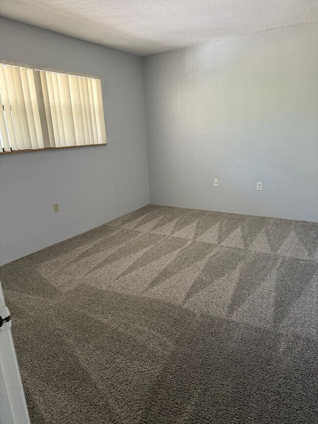 Building Photo - LEASE NOW AND ENJOY 50% OFF 2ND MONTH! Loc...