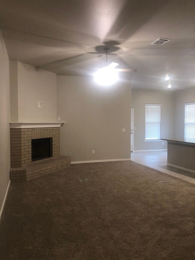 Building Photo - Brand New Home in Hertiage Hills 3/2/2