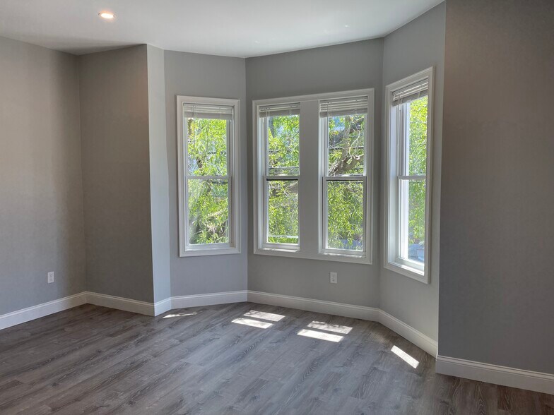 Building Photo - 120 Pitman St