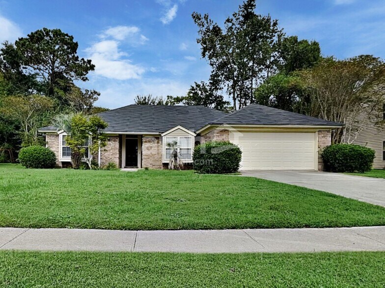 Primary Photo - 138 Lions Gate Rd