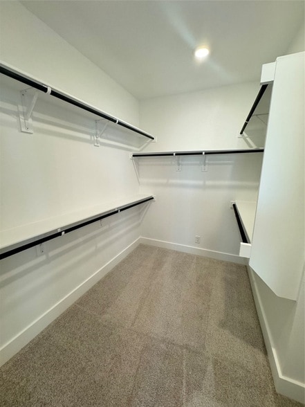 Building Photo - 1313 Eureka Spgs St