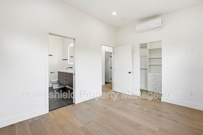 Building Photo - 3704 Wilcox St